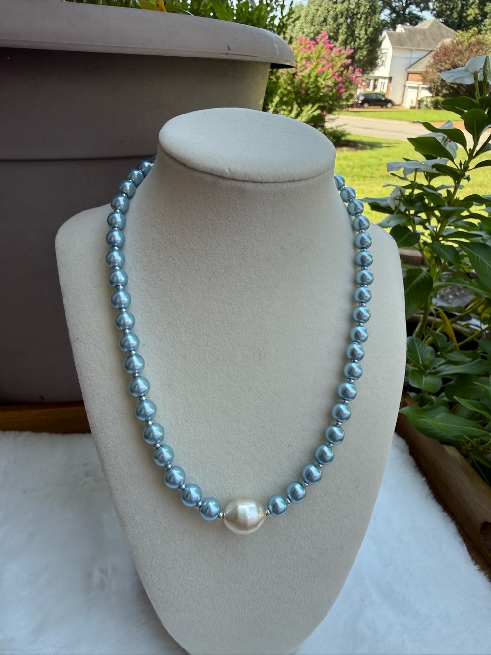 Beautiful Blue Faux Pearl & Silver Glass Beaded Statement Necklace – 18”